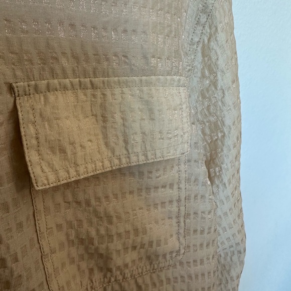☀️ NWOT FUTURE COLLECTIVE Jenny K. Lopez Metallic Gold Textured Button-Up - Picture 5 of 16